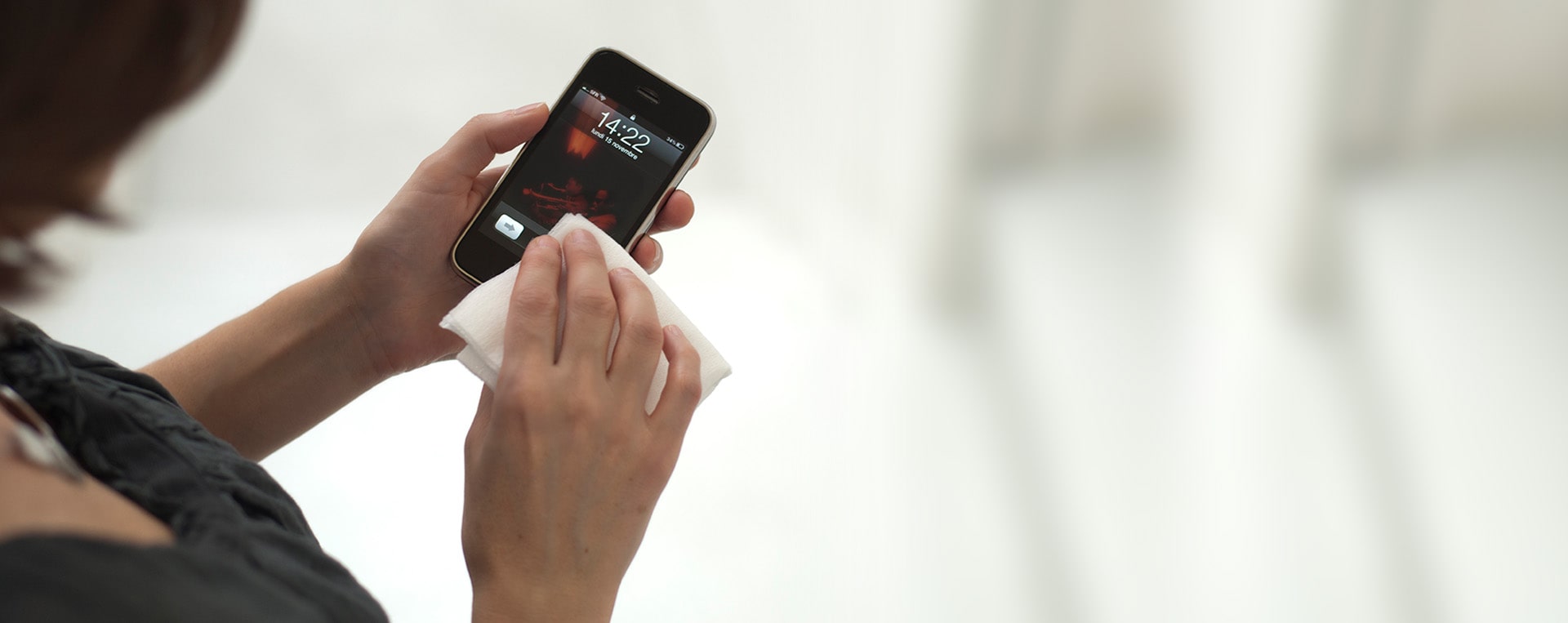 TIPS: How to Clean Your Touchscreen from Fingerprints